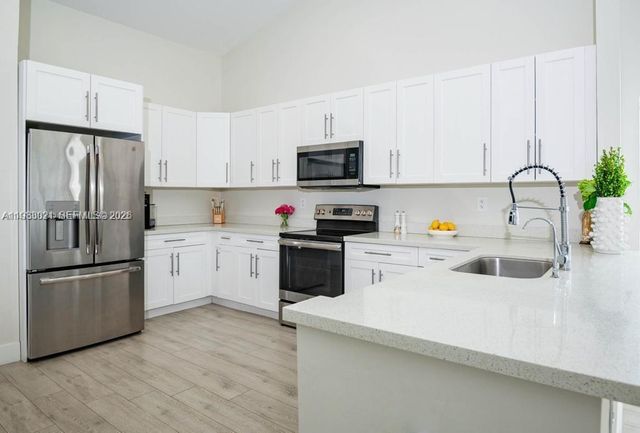 8325 NW 161st Terrace 8325, Miami Lakes, FL 33016