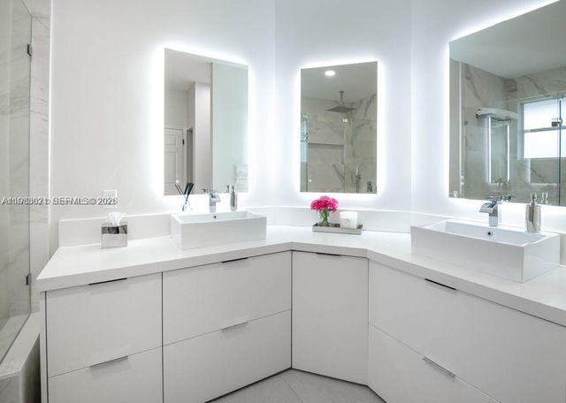 8325 NW 161st Terrace 8325, Miami Lakes, FL 33016