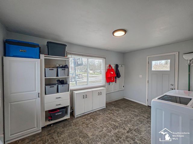 7100 Taylor Avenue, Bedford Twp, MI 48182