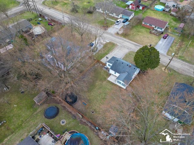 7100 Taylor Avenue, Bedford Twp, MI 48182