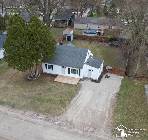 7100 Taylor Avenue, Bedford Twp, MI 48182