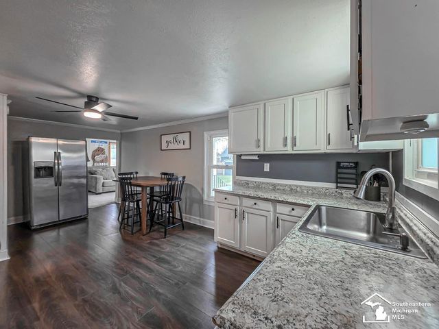 7100 Taylor Avenue, Bedford Twp, MI 48182