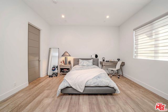 13311 W Magnolia Boulevard, Sherman Oaks, CA 91423