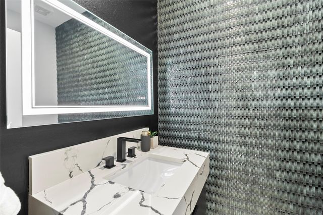 7827 Alamar Drive, Houston, TX 77095