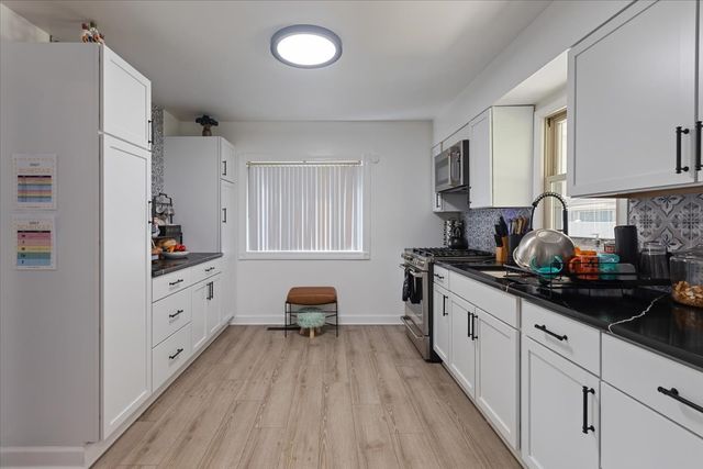 7506 S Ferdinand Avenue, Bridgeview, IL 60455