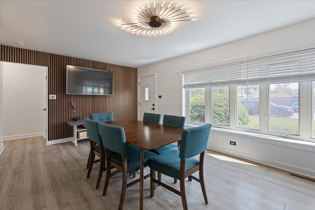 7506 S Ferdinand Avenue, Bridgeview, IL 60455