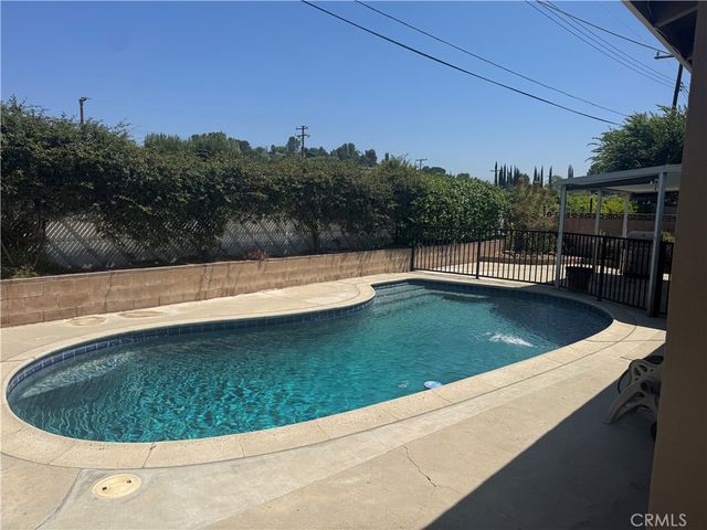 22537 Paraguay Drive, Saugus, CA 91350