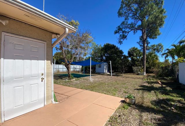 938 Sumter Road E E, West Palm Beach, FL 33415