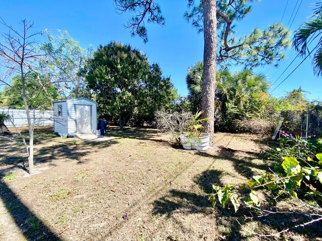 938 Sumter Road E E, West Palm Beach, FL 33415