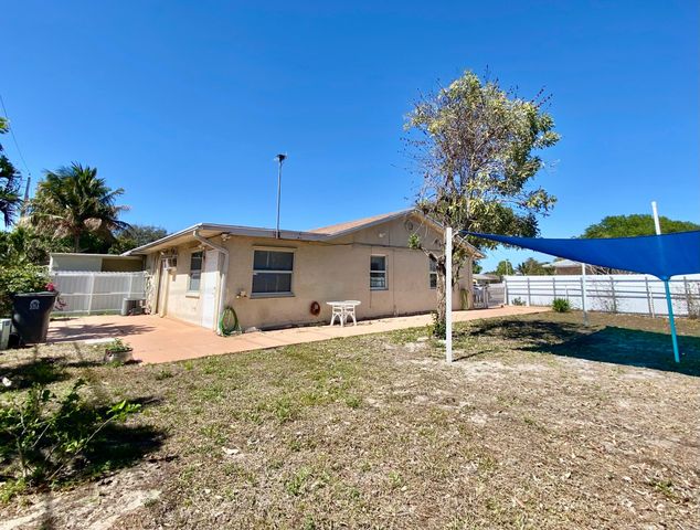 938 Sumter Road E E, West Palm Beach, FL 33415