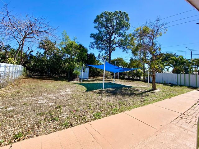 938 Sumter Road E E, West Palm Beach, FL 33415