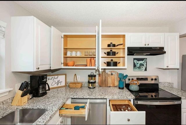 1407 E 35th Street, Houston, TX 77022