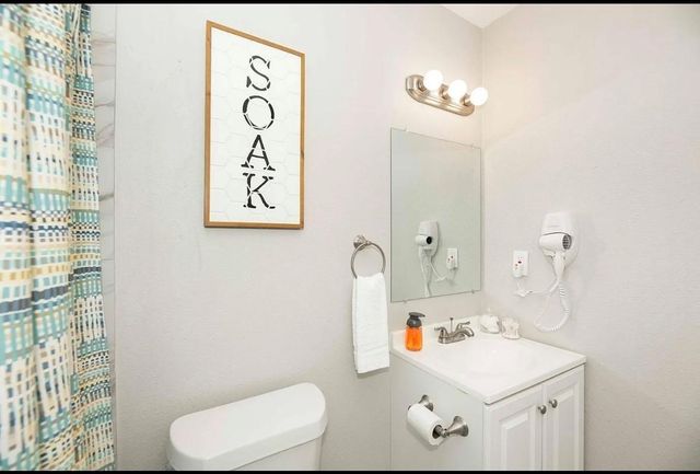 1407 E 35th Street, Houston, TX 77022