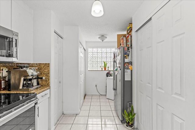 10014 Hammocks Blvd 204-4, Miami, FL 33196