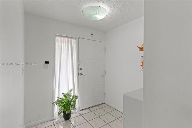 10014 Hammocks Blvd 204-4, Miami, FL 33196