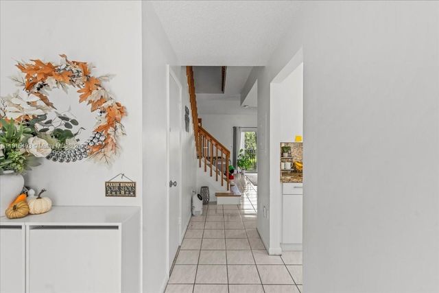 10014 Hammocks Blvd 204-4, Miami, FL 33196