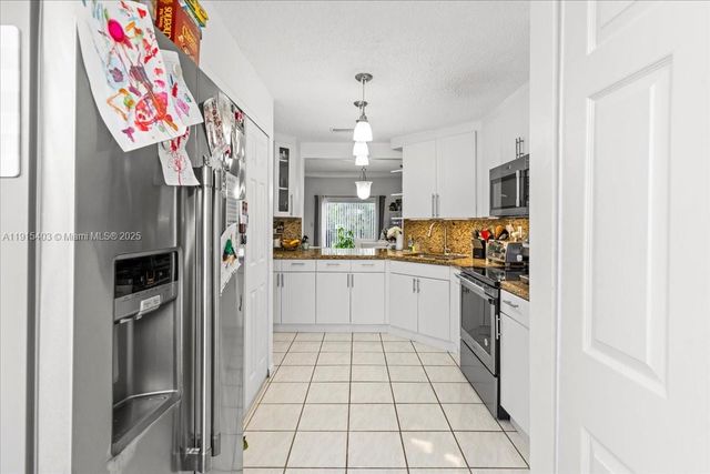 10014 Hammocks Blvd 204-4, Miami, FL 33196