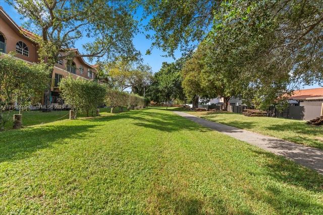 10014 Hammocks Blvd 204-4, Miami, FL 33196