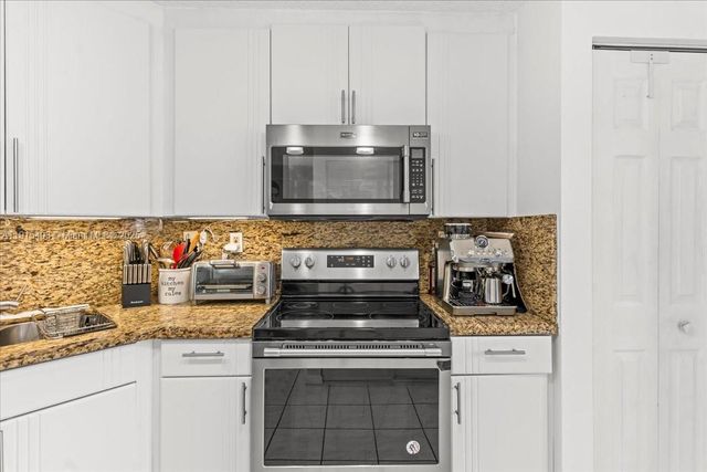 10014 Hammocks Blvd 204-4, Miami, FL 33196