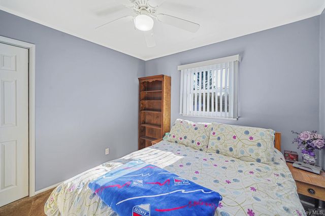 7 Marlowe Place, Greenlawn, NY 11740