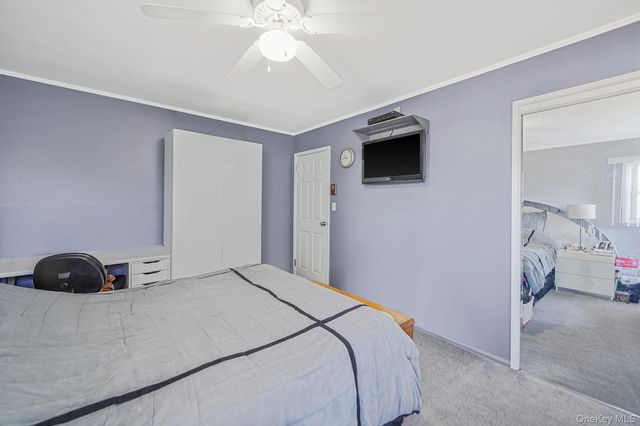 7 Marlowe Place, Greenlawn, NY 11740