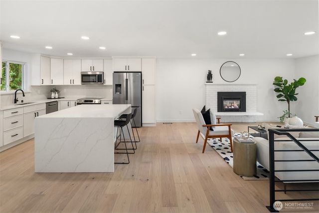 13307 NE 77th Street, Redmond, WA 98052