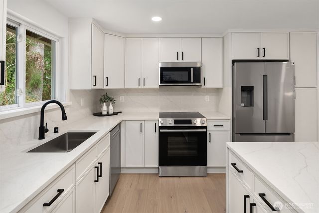 13307 NE 77th Street, Redmond, WA 98052