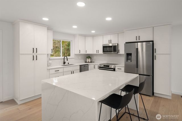 13307 NE 77th Street, Redmond, WA 98052