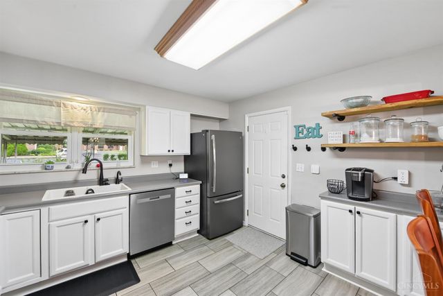583 Stillwater Drive, Delhi Twp, OH 45238