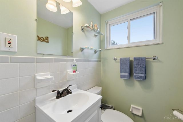 583 Stillwater Drive, Delhi Twp, OH 45238
