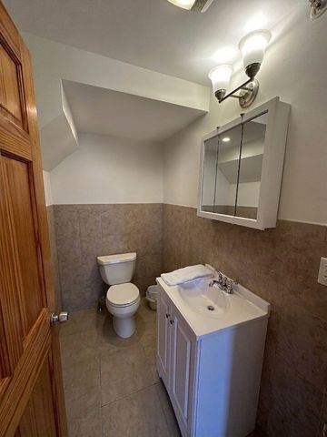99 Pearl Ave 1, Revere, MA 02151