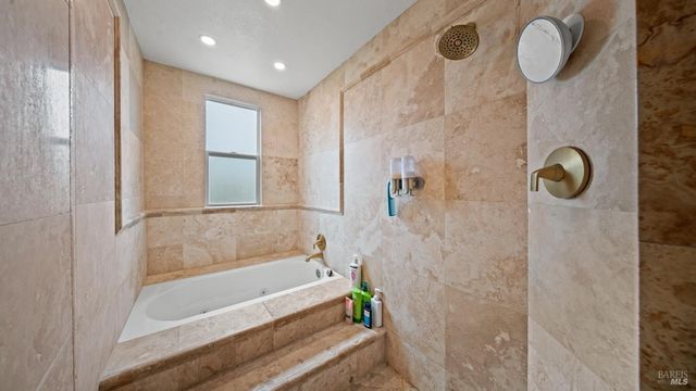 640 Elsa Dr, Santa Rosa, CA 95407