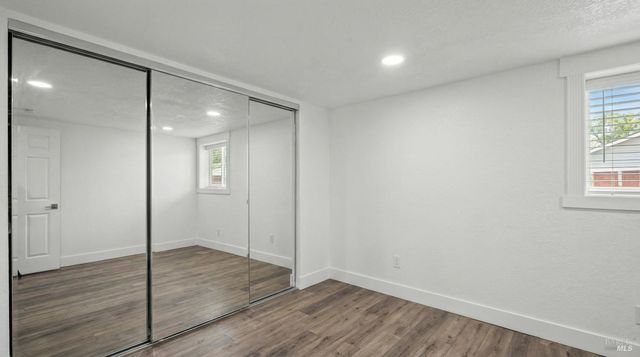 640 Elsa Dr, Santa Rosa, CA 95407