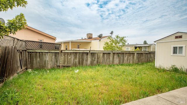 640 Elsa Dr, Santa Rosa, CA 95407