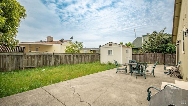 640 Elsa Dr, Santa Rosa, CA 95407