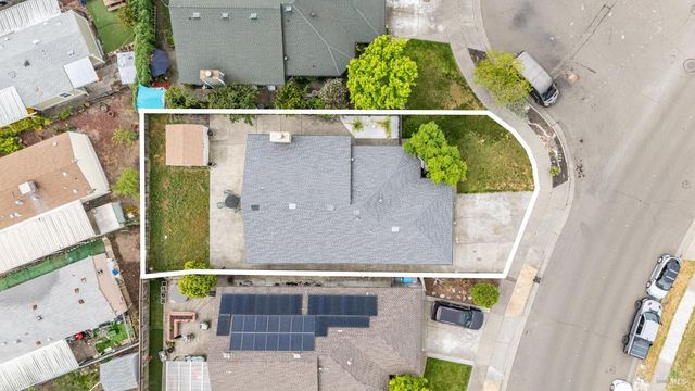 640 Elsa Dr, Santa Rosa, CA 95407