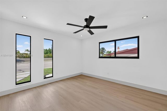 8430 SW 88th St, Miami, FL 33156