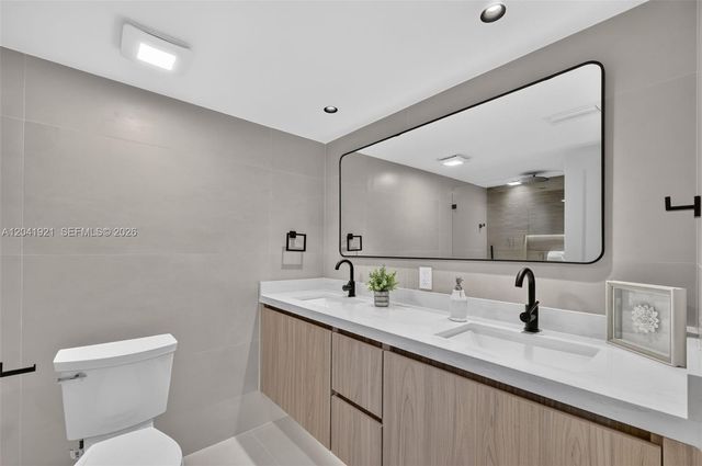 8430 SW 88th St, Miami, FL 33156