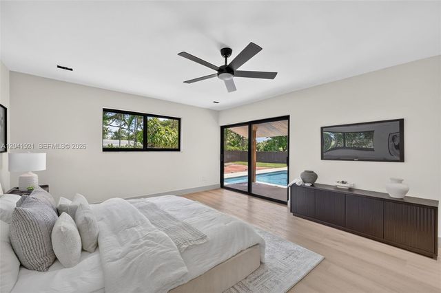 8430 SW 88th St, Miami, FL 33156