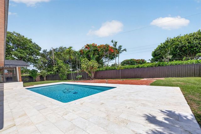 8430 SW 88th St, Miami, FL 33156