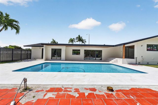 8430 SW 88th St, Miami, FL 33156