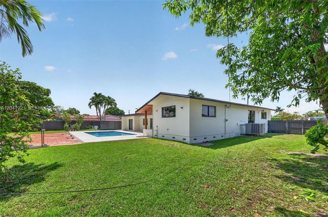 8430 SW 88th St, Miami, FL 33156