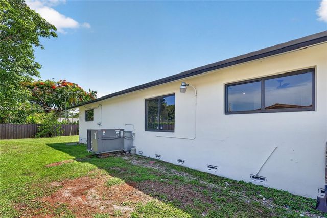 8430 SW 88th St, Miami, FL 33156