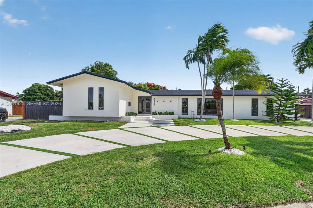 8430 SW 88th St, Miami, FL 33156