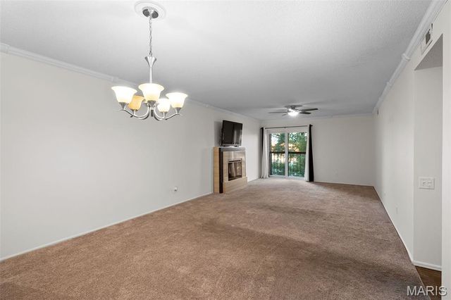 585 Coeur De Royale Drive 301, Creve Coeur, MO 63141