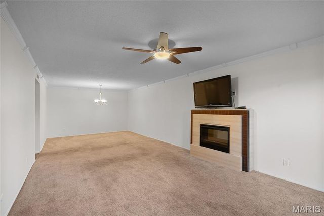 585 Coeur De Royale Drive 301, Creve Coeur, MO 63141