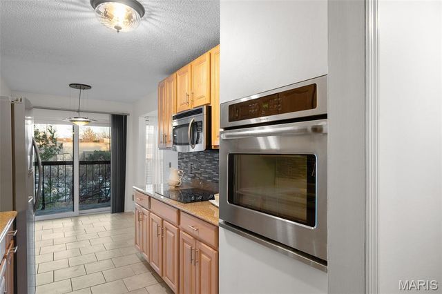 585 Coeur De Royale Drive 301, Creve Coeur, MO 63141