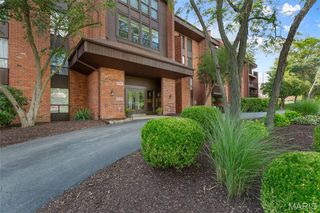 585 Coeur De Royale Drive 301, Creve Coeur, MO 63141