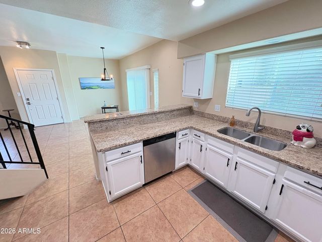 10249 N 12TH Place 2, Phoenix, AZ 85020