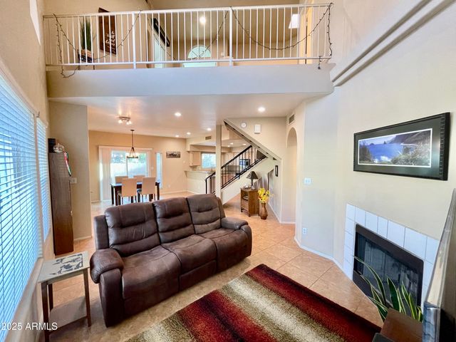 10249 N 12TH Place 2, Phoenix, AZ 85020